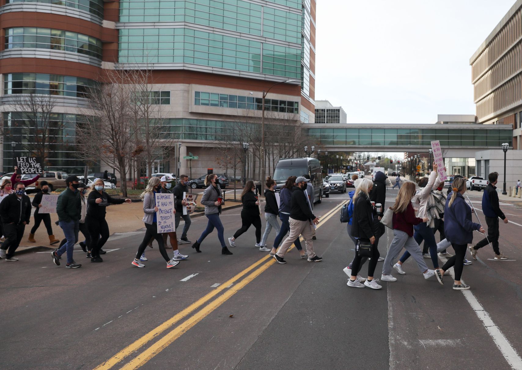 Restaurant workers protest shutdown